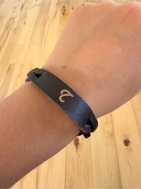 Women’s Brown Leather Letter t Bracelet